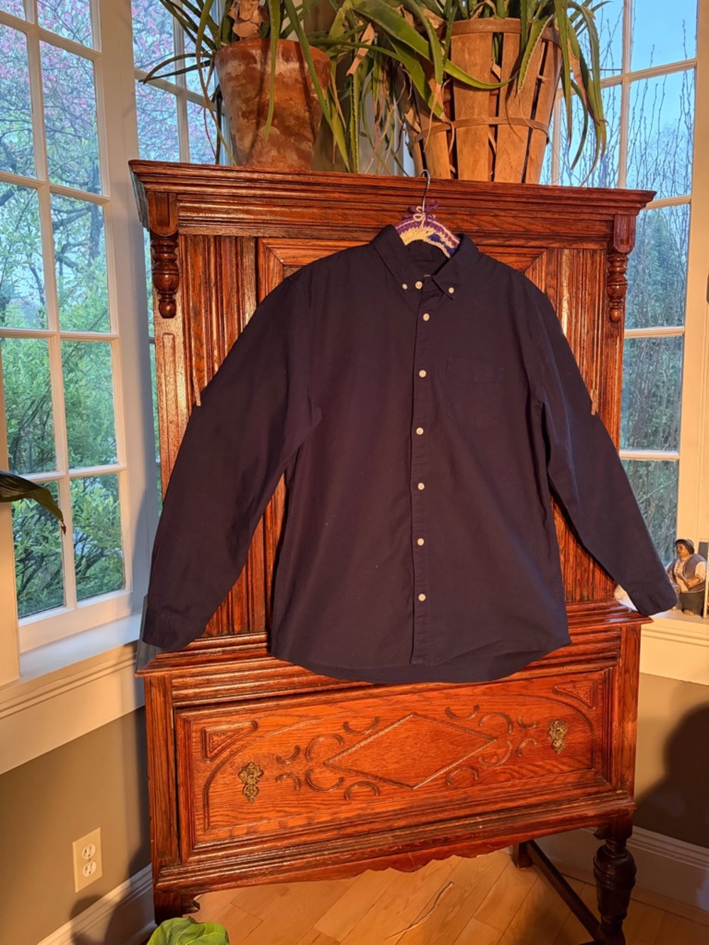 GAP Men’s Navy Button-Down Oxford Shirt